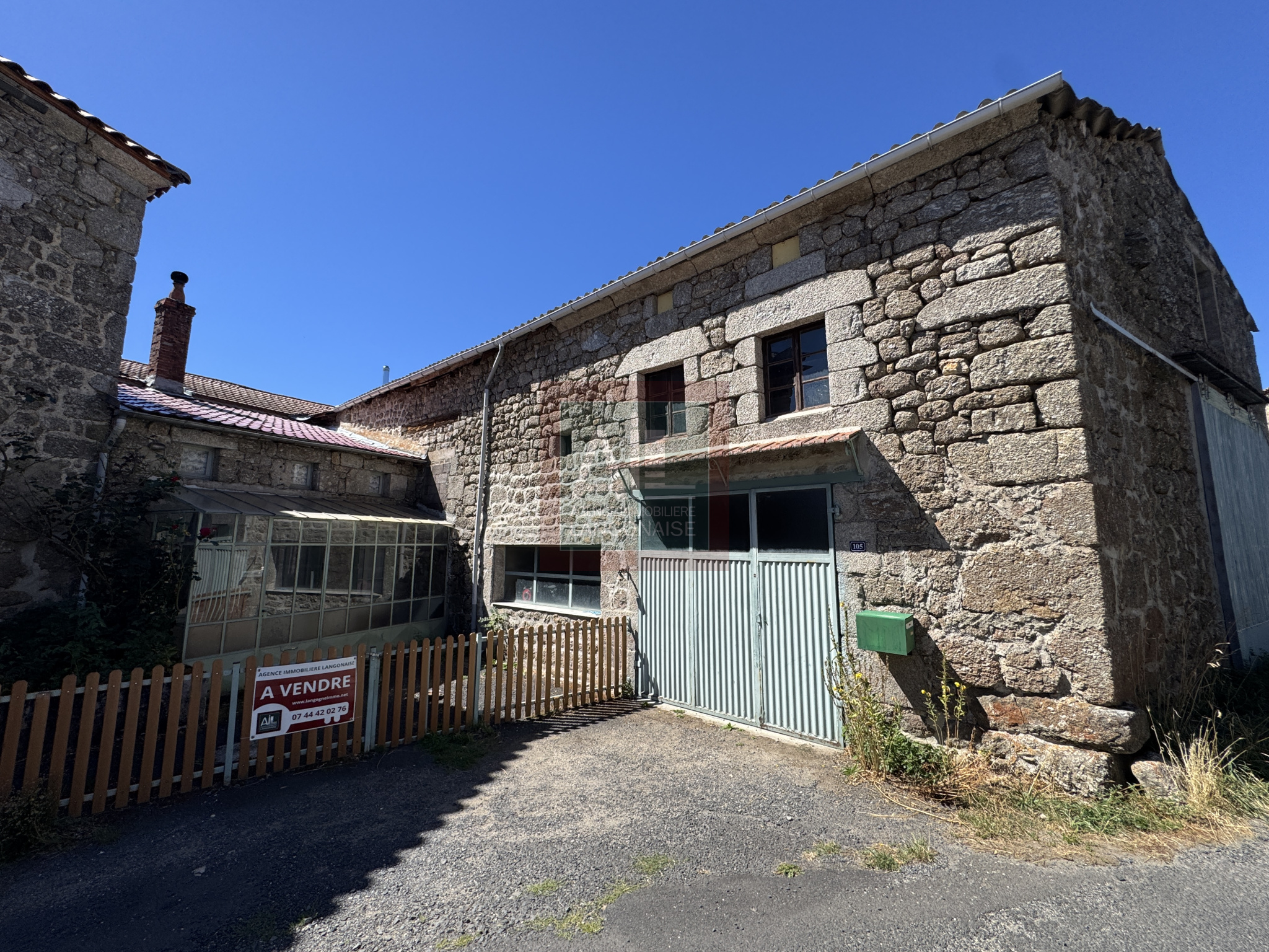 Maison avec grange attenante centre de Thoras