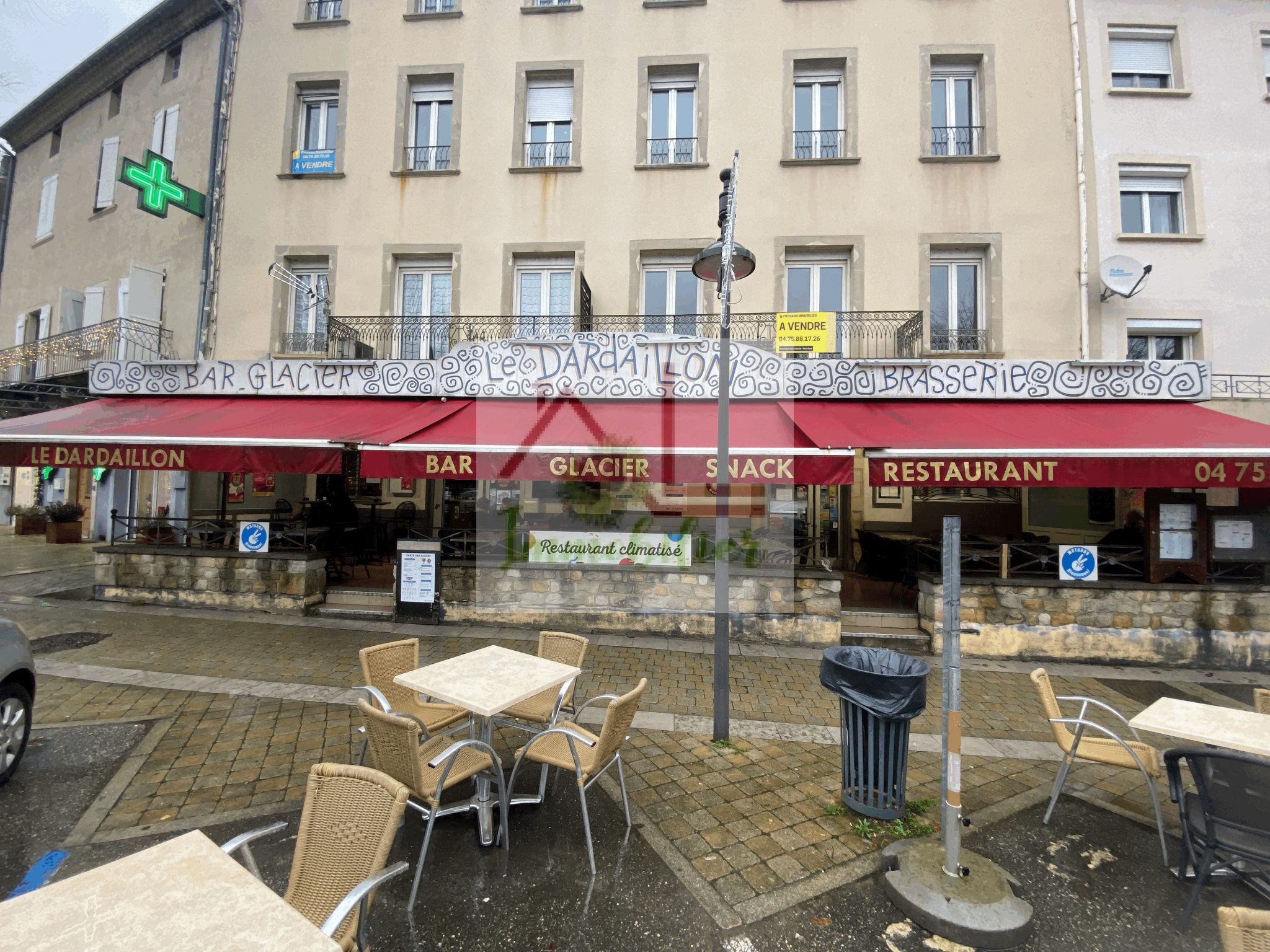 BAR / RESTAURANT Licence IV au coeur Des Vans