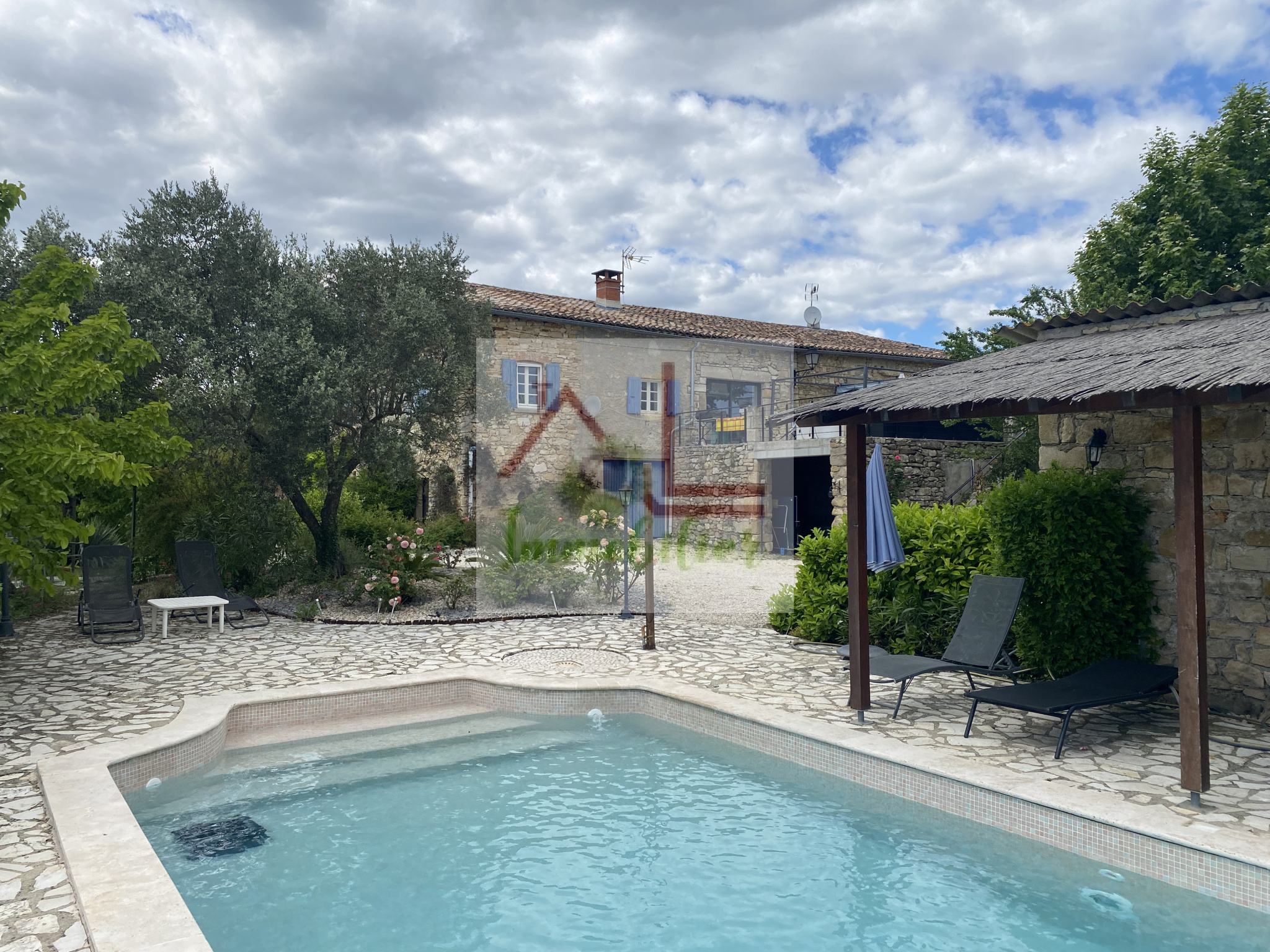Mas Provençal du XVIII avec Gîtes